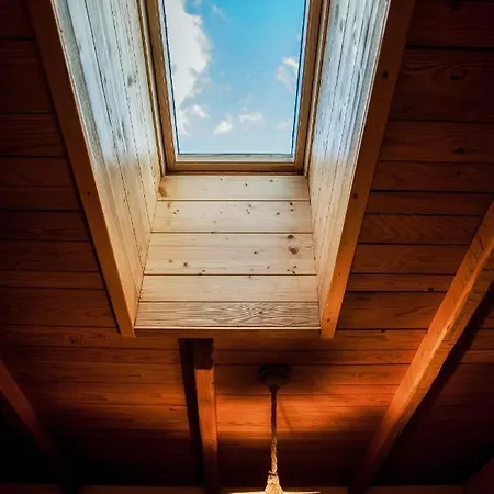 Charming Mountain Penthouse Apartamento *